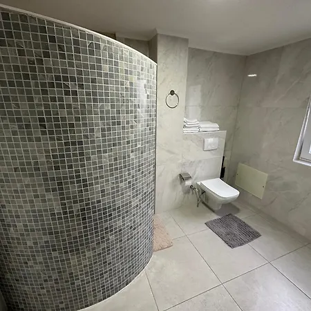 Apartamento Stilvolles Im Modernen Ambiente In *