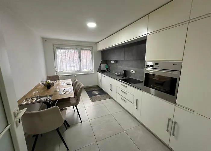 Stilvolles Im Modernen Ambiente In