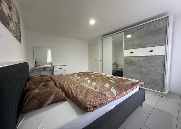 アパート Stilvolles Im Modernen Ambiente In ツットリンゲン